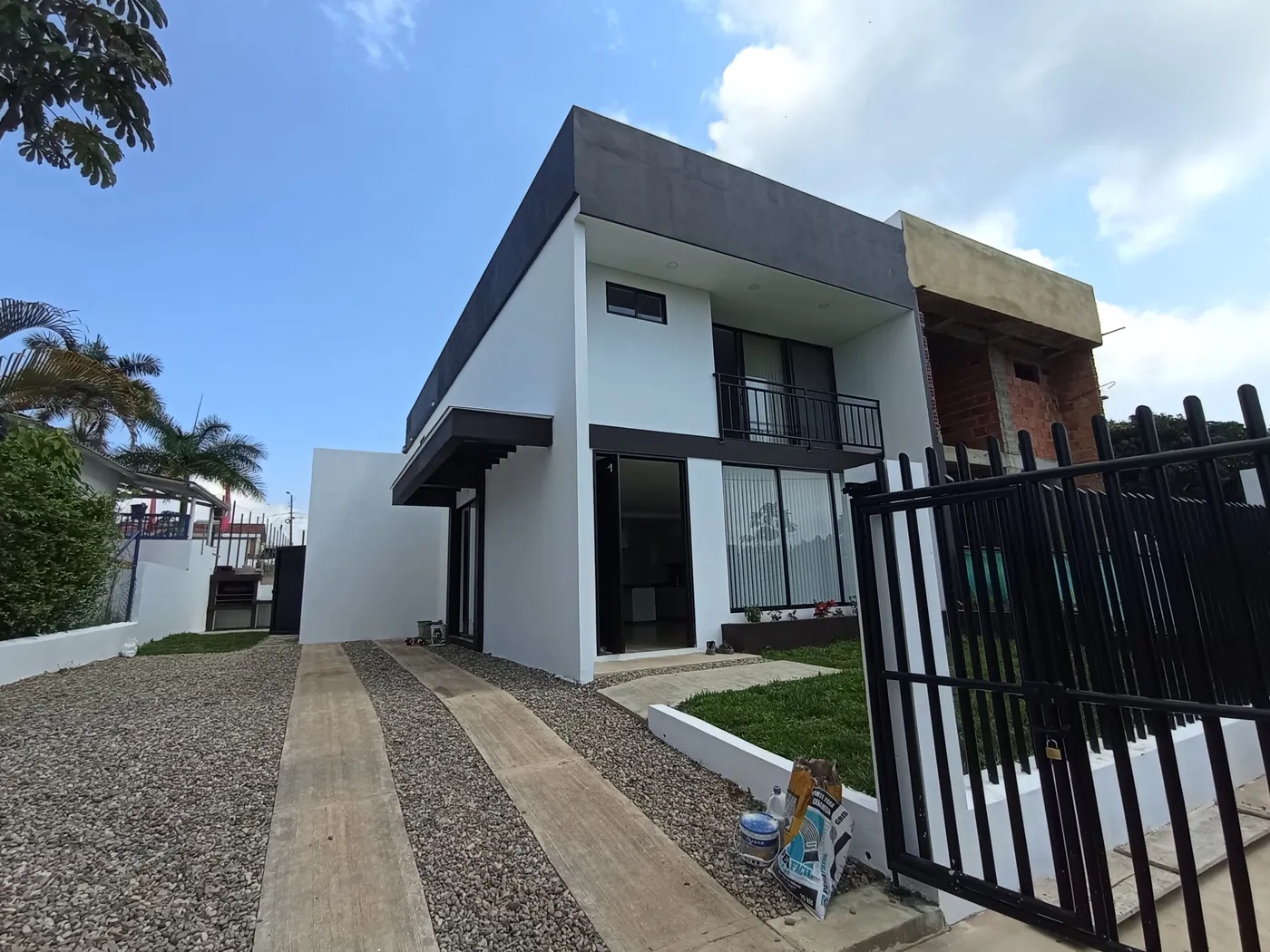 Casa ya construida por LC Constructores